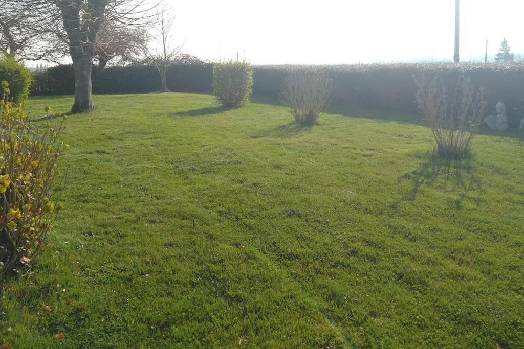 Grande Maison De Plain Pied Avec Jardin Arbore. Champignelles Ngoại thất bức ảnh