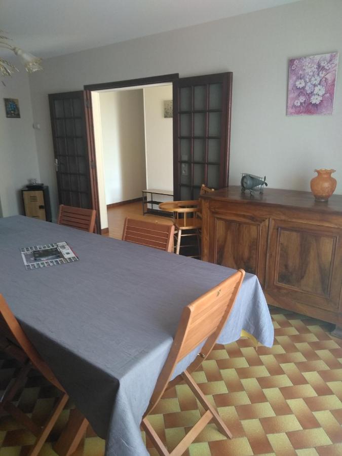 Grande Maison De Plain Pied Avec Jardin Arbore. Champignelles Ngoại thất bức ảnh