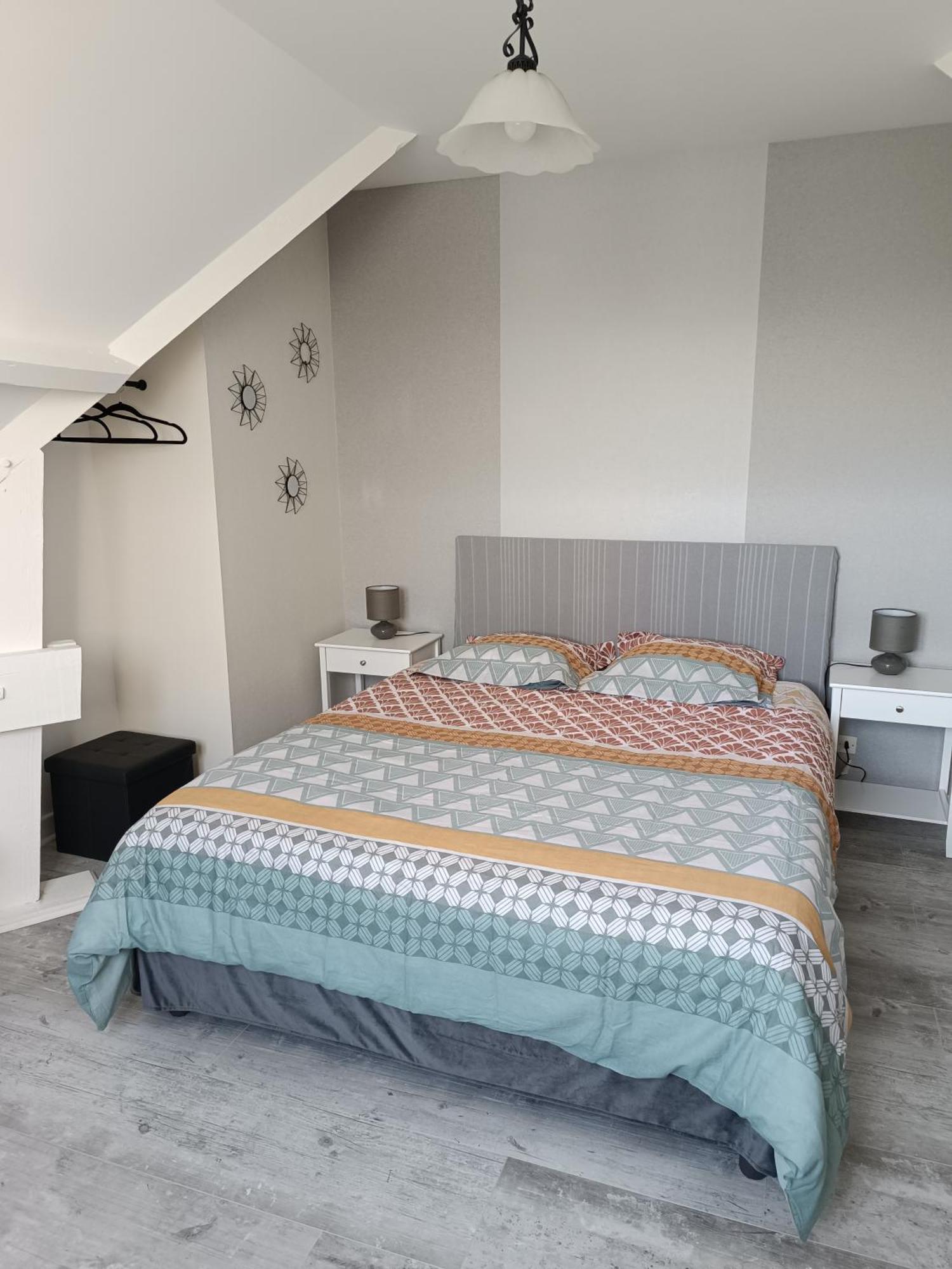 Grande Maison De Plain Pied Avec Jardin Arbore. Champignelles Ngoại thất bức ảnh